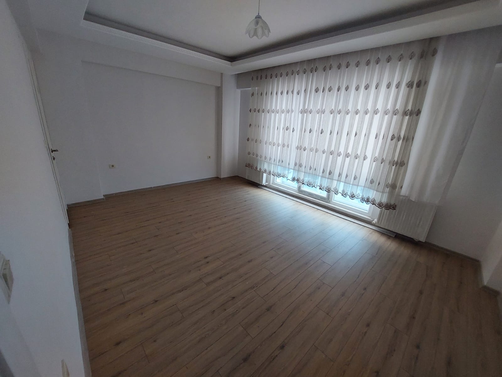 KARŞIYAKA MAH. KİRALIK EBEVEYN BANYOLU 3+1 DAİRE